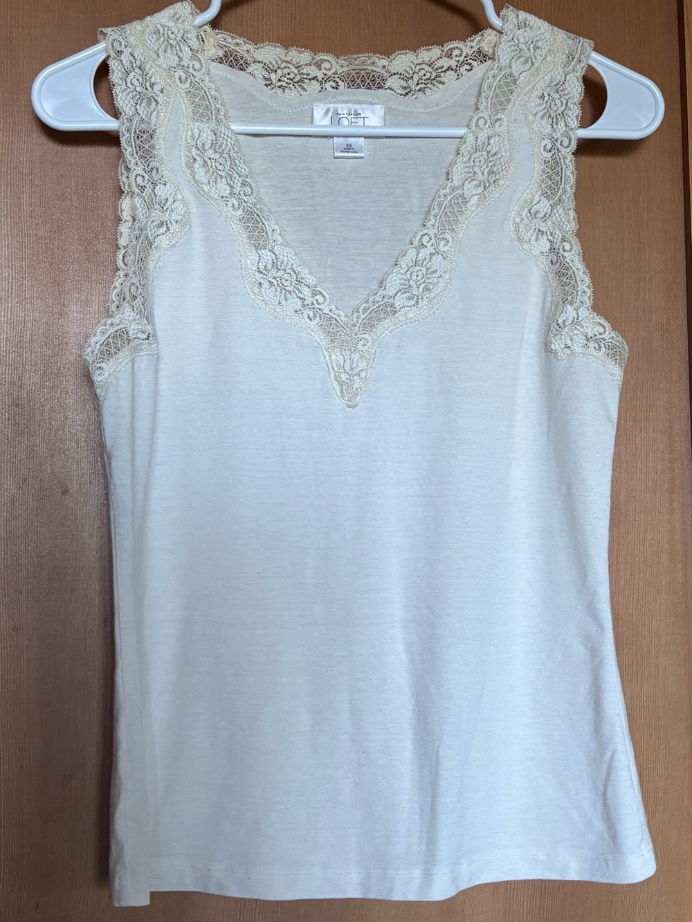 Ann Taylor Loft Cream Lace-Trim Sleeveless V-Neck Top XS
